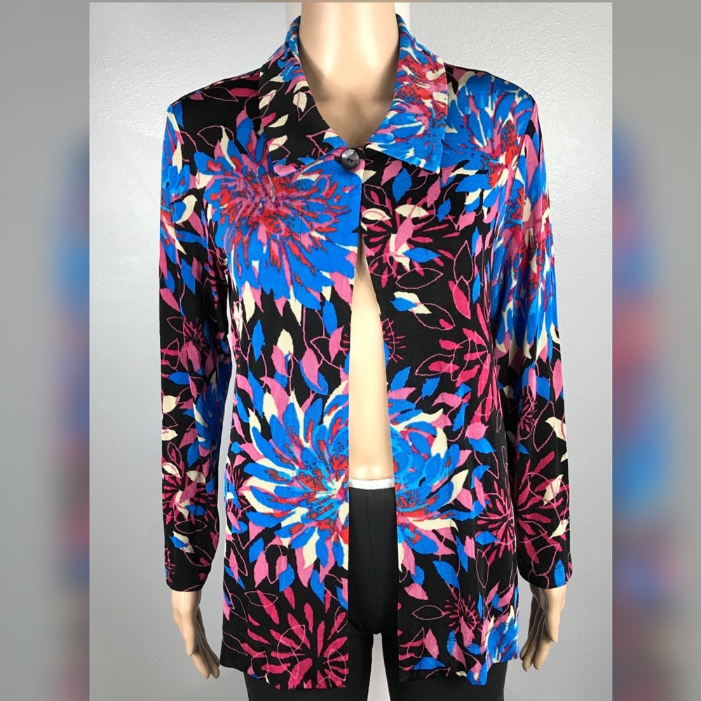 CHICO’S Travelers Size 1 Medium Black Floral Top